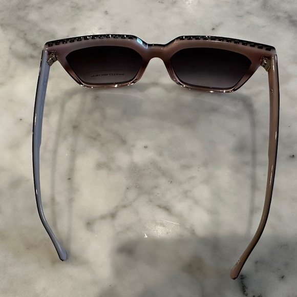 BRAND NEW Badgley Mischka Stephane Sunglasses Dove main image 5
